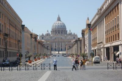 Private Vatican: Tour of Museums, Sistine C & St. Peter's - Meeting point and routing: how to start smoothly at Viale Vaticano