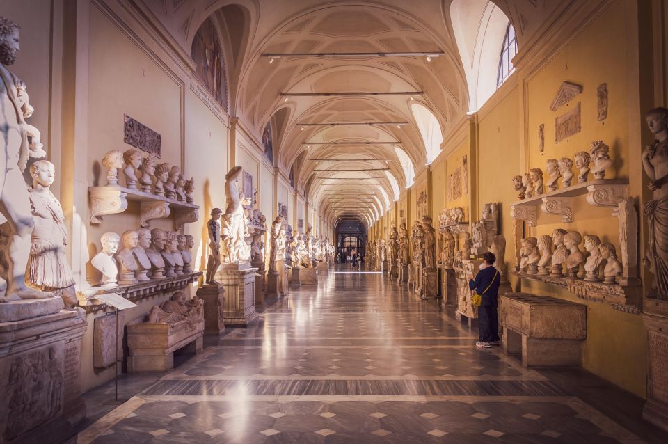 Private Vatican: Tour of Museums, Sistine C & St. Peter's - St. Peter’s Basilica: the final guided moment and the dome effect