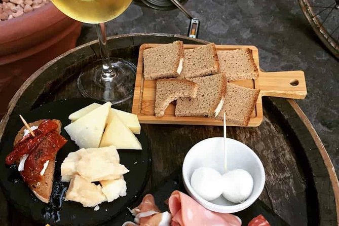 Private Wine Tasting in Rome with Delectable Meats and Cheeses - Key things that make this tasting work