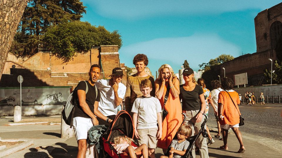 Professional photoshot in Rome - Two hours of guided photo stops around Rome