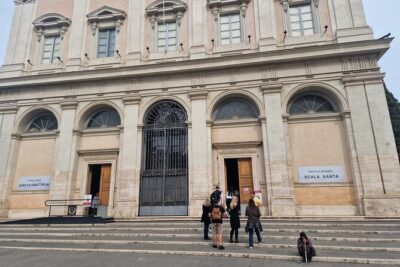 Relics from Passion of the Christ Tour in Rome - Stop 2: Santa Prassede’s mosaics and the scourging pillar
