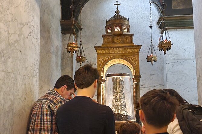 Relics from Passion of the Christ Tour in Rome - Small group size and expert guides: why this works better than DIY