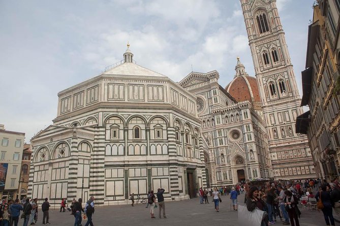 Renaissance Florence Tour from Rome - Ponte Vecchio: finish with shopping and a slow look over the Arno
