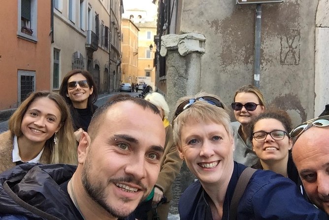 Renaissance Scarlet Ladies Tour: Caravaggio's and Borgia's Women - Stop 2: Villa Doria Pamphilj courtyard and Anna Bianchini