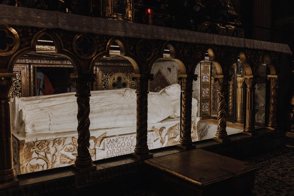 Renaissance Women of Caravaggio and the Borgia Family - The walk’s backbone: Trajan’s Column to Piazza Farnese