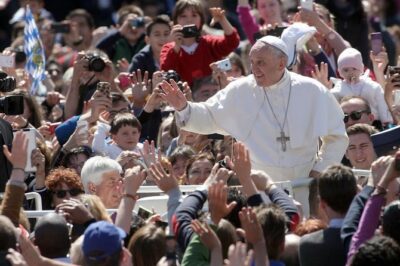Reserved Papal Audience Ticket with Assistance On Site - Ticket delivery in Rome: why the courier step is the real value
