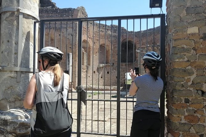 Ride an e-bike along the Appian Way from Rome to Castel Gandolfo. - Starting on Via Appia Antica: riding among Roman landmarks