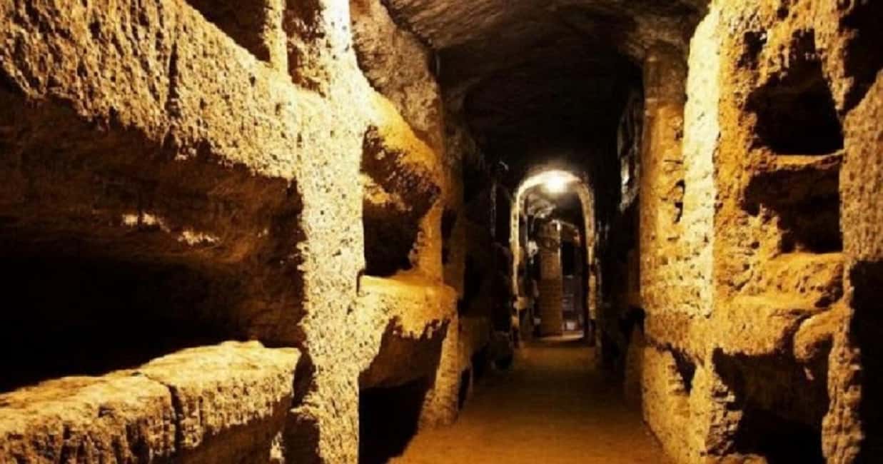 Roma: DELUXE Appian Way Bike Tour, Catacombs Visit & Lunch - Guides and real-world vibe: what you can expect from the team
