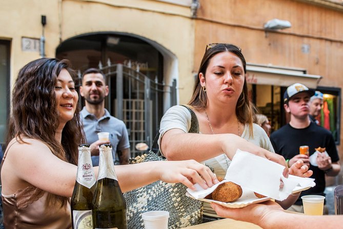 Roman Food Experience Semi - Private Tour - Trastevere finale: pasta dinner and a classic view moment