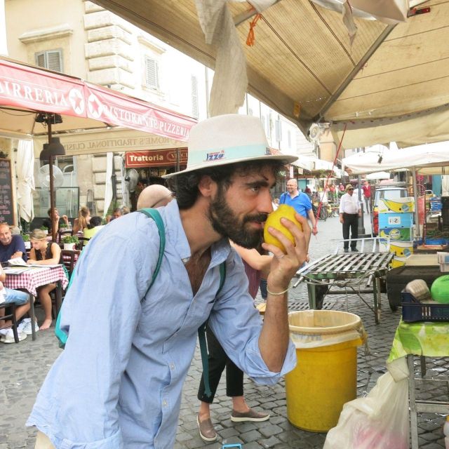 Roman Vegetarian Food Tour - Getting your bearings at the Giordano Bruno statue and into the walk