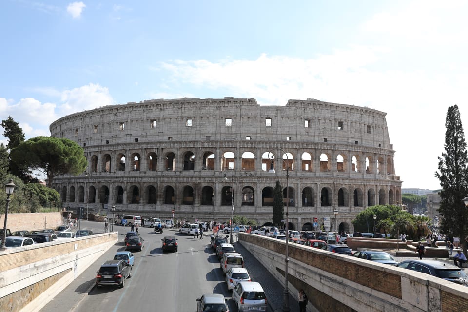 Rome: 1-Hour Fast Colosseum Tour - Gladiator battles and the emperor’s perspective