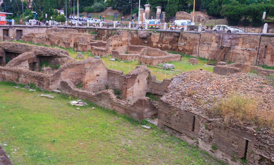 Rome: 2.5-Hour San Clemente & Underground Private Tour - Guide Style, Headsets, and the Private-Group Reality