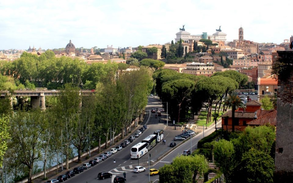Rome: 3-Hour Panoramic Luxury Golf Cart Tour - The Navona, Trevi, and Pantheon Loop You Can Actually Finish