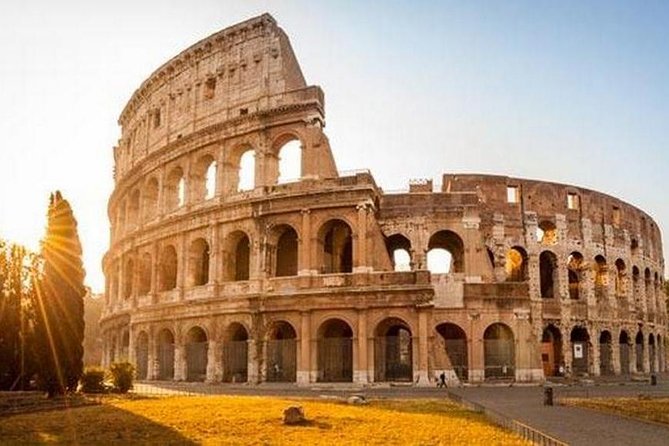 Rome 4 Hours Private Guided Tour with Pickup in Luxury Minivan - Piazza dei Cavalieri di Malta keyhole: short stop, clear purpose