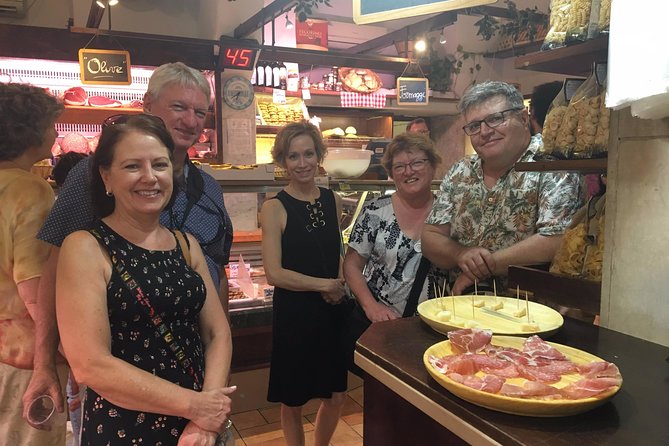 Rome: 4-hours Trastevere by Night Food, Wine and Sightseeing Tour - Wine and Beer With Bites: The Pace That Keeps It Fun