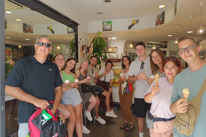 Rome: 4-hours Trastevere by Night Food, Wine and Sightseeing Tour - Guide Energy Matters: When Andrea-Style Teaching Shows Up