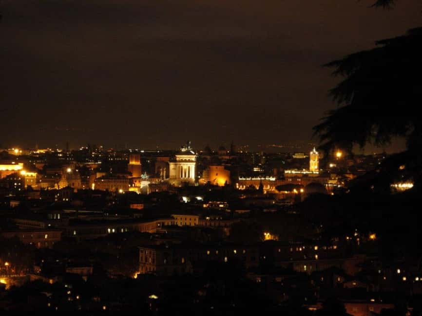 Rome After Dark: Private Luxury Night Tour by Car - Price and Logistics: Is $80 Per Person Good Value?