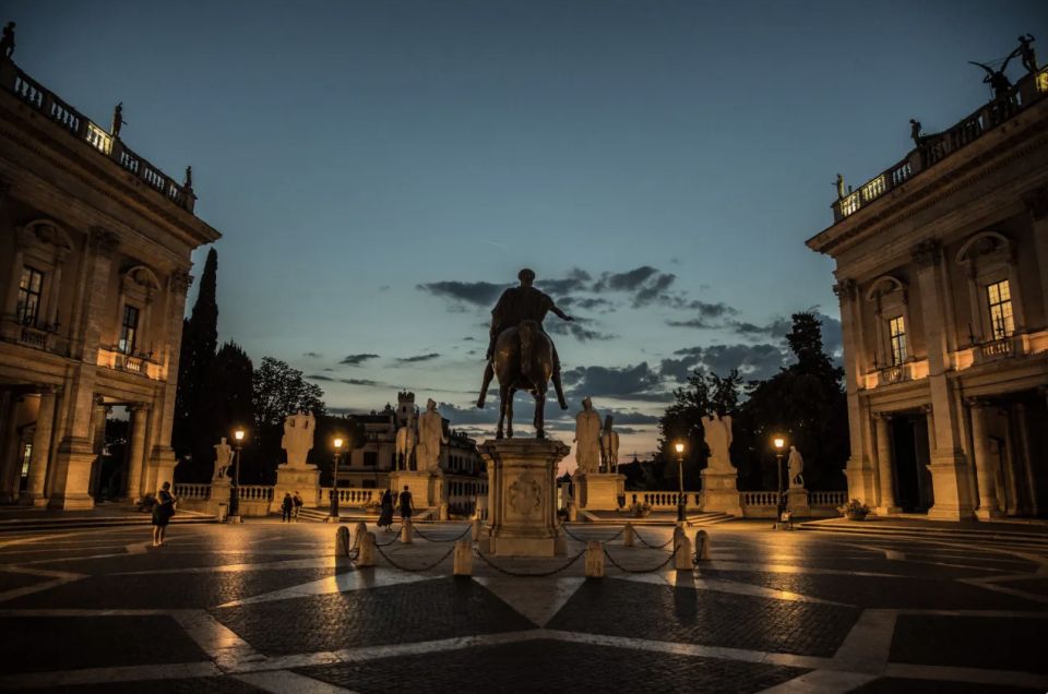 Rome: Ancient Rome Nighttime Sightseeing Tour - Piazza Quirinale and the Roman Elite: Power in a Beautiful Square