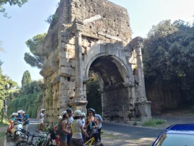 Rome: Appian Way Aqueducts Bike Tour (UPG Catacombs & Lunch) - Meeting near Colosseo: easy to find, fast to roll