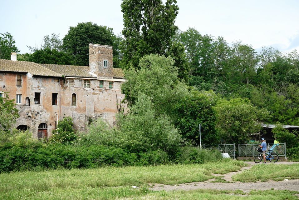 Rome: Appian Way, Catacombs & Roman Aqueducts Top EBike Tour - The ride begins at Via Labicana, then moves to the ancient boundary