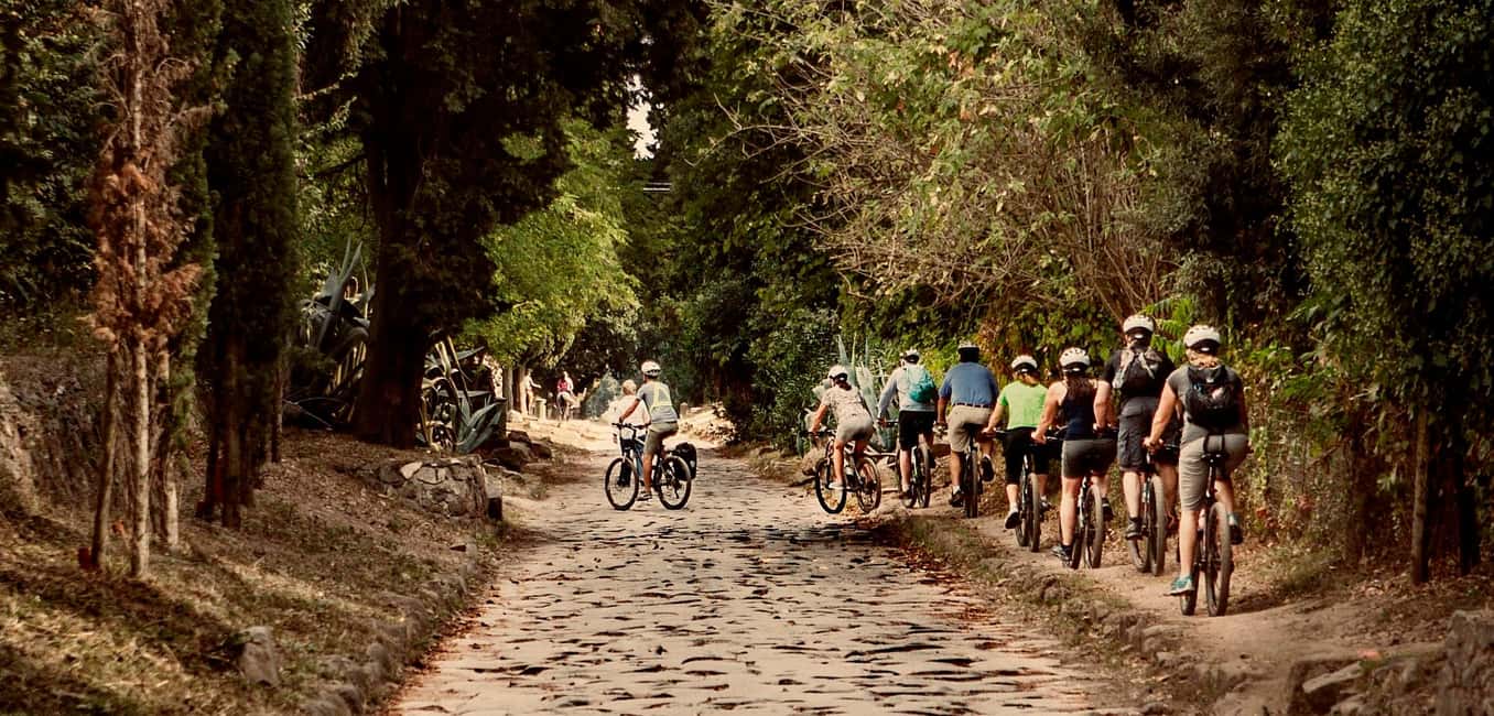 Rome: Appian Way & Roman Aqueducts Guided E-Bike Tour - From Via Labicana to the countryside: the setup that matters