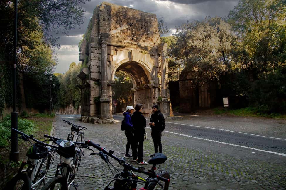 Rome: Appian Way Underground Catacombs Bike Tour with Lunch - Riding underground in a quarry-like world: comfort and safety on the e-bikes