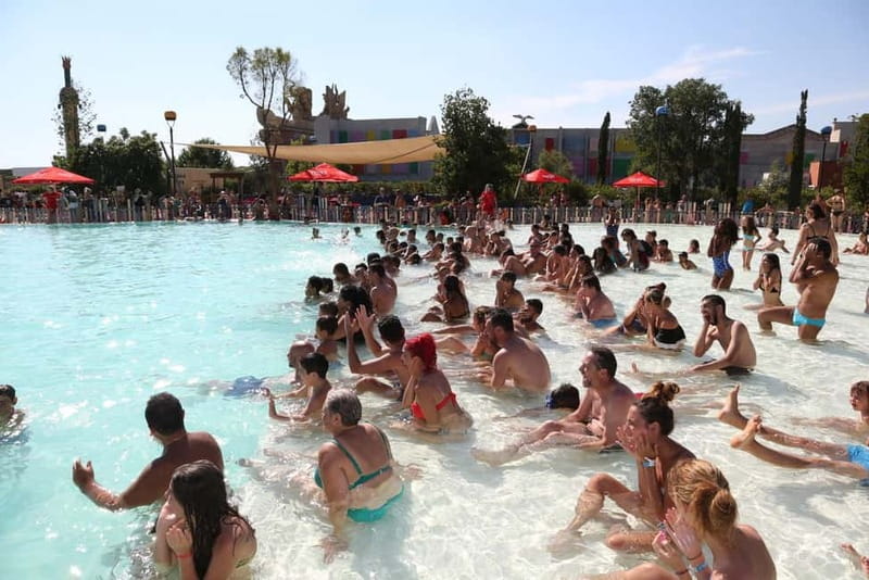 Rome: Aqua World, enjoy a summer of fun in the water park - Phuket Beach: the artificial beach that makes the park feel like a mini vacation