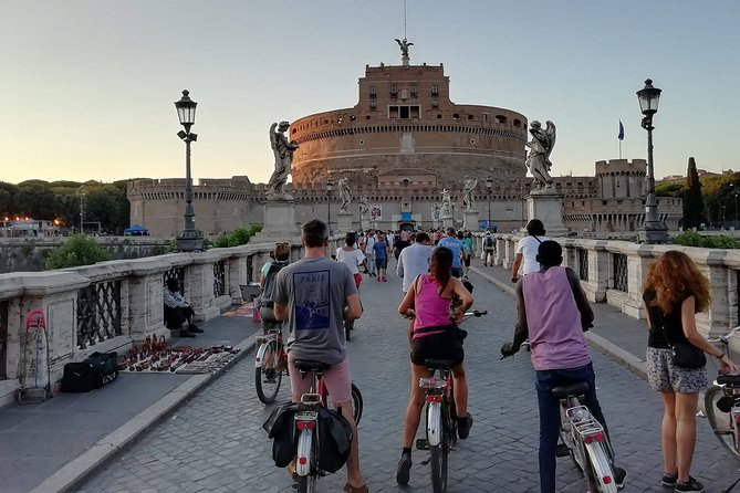 Rome at Night Bike Tour - Meeting on Via dei Delfini: the setup that keeps the tour smooth