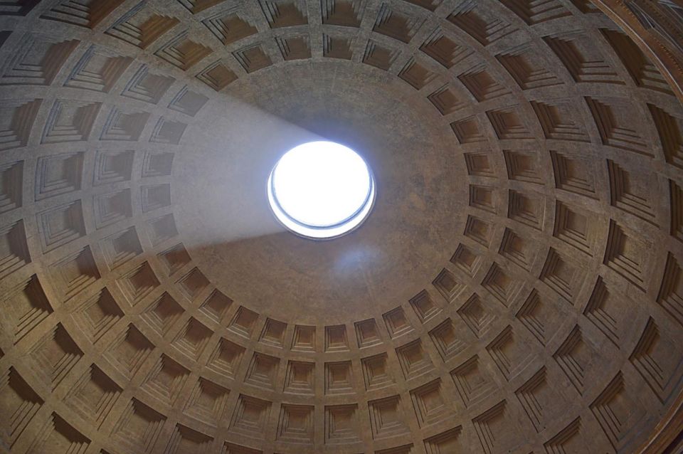 Rome at Twilight Tour Among the Piazzas and Fountains - The Pantheon: Imperial Rome in concrete, light, and stories
