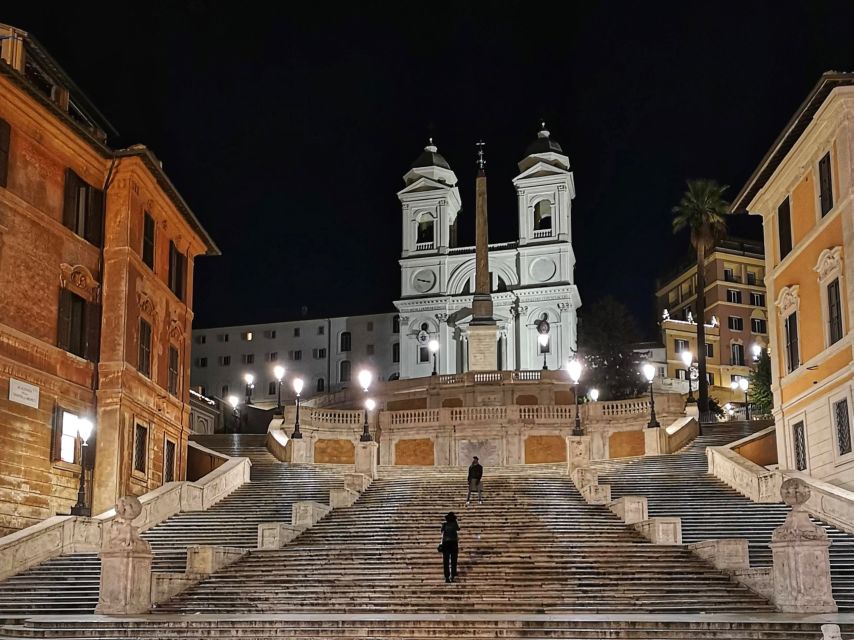 Rome at Twilight Tour Among the Piazzas and Fountains - Trevi Fountain at twilight: Baroque drama with Ancient Rome logic