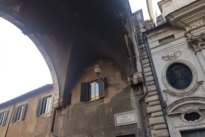 Rome Baroque: Fountains and Squares Private Walking Tour - The Pantheon: oculus light, the dome, and tombs you might not expect