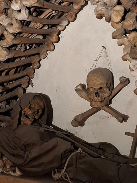 Rome: Bone Crypts Express - Tour in ENGLISH with tickets - Capuchin Museum First: the Franciscan and Capuchin story you need