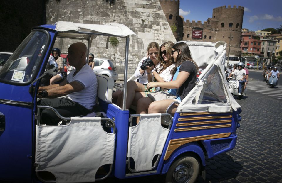 Rome by Ape Calessino - Trevi Fountain and the Spanish Steps: photo spots with real guidance