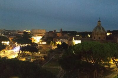 Rome by Night: 2hr Guided Walking Tour - Piazza Venezia and Vittoriano: the view that explains the move
