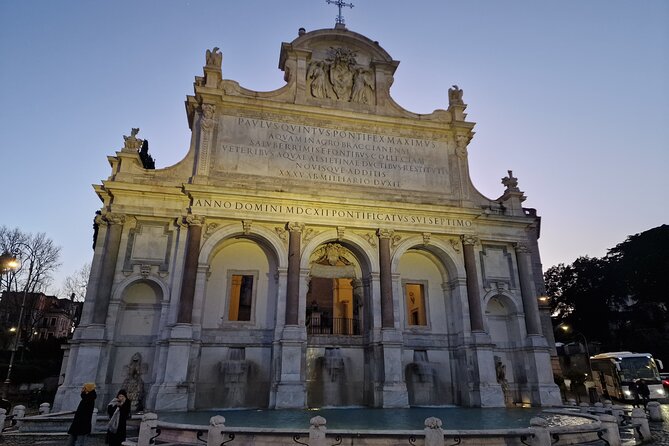Rome by Night Private Tour - On-board commentary while you ride: how to get more than just photos