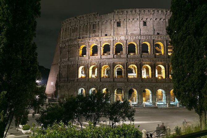 Rome by Night with Pizza and Gelato - Trevi Fountain After Dark: Iconic, but Keep It Moving