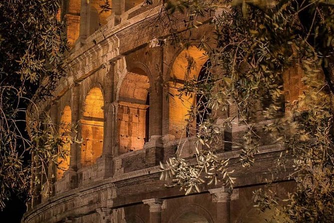 Rome by night with pizza & gelato ( minimum 2 people) - Guide Style Matters: Sabino’s Energy and Family-Friendly Care