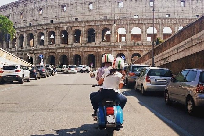 Rome by Vespa: Classic Rome Tour with Pick up - Piazza Venezia to the Colosseum and Forum: start strong