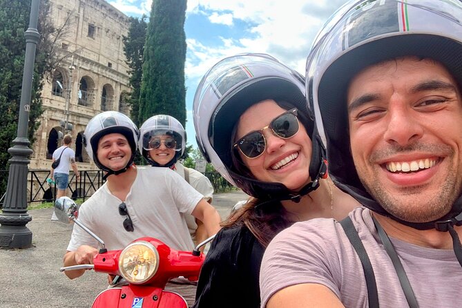 Rome by Vespa – with Francesco: the Best Guided Vespa Tour - Rione Monti and the Colosseum Photo Moment (No Ticket Line Energy)