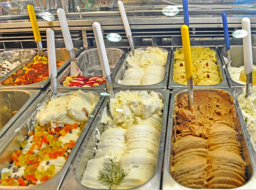 Rome: Campo de Fiori & Ghetto Street Food Sightseeing Tour - Start at Campo de’ Fiori and meet Giordano Bruno