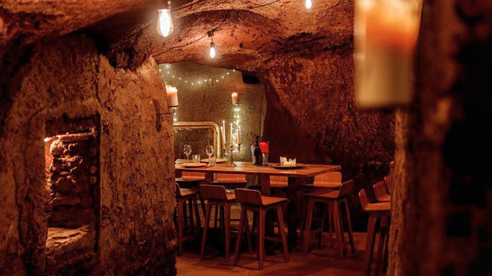 Rome: Candlelight Wine tasting in ancient roman Cave - Key Things You’ll Notice Right Away