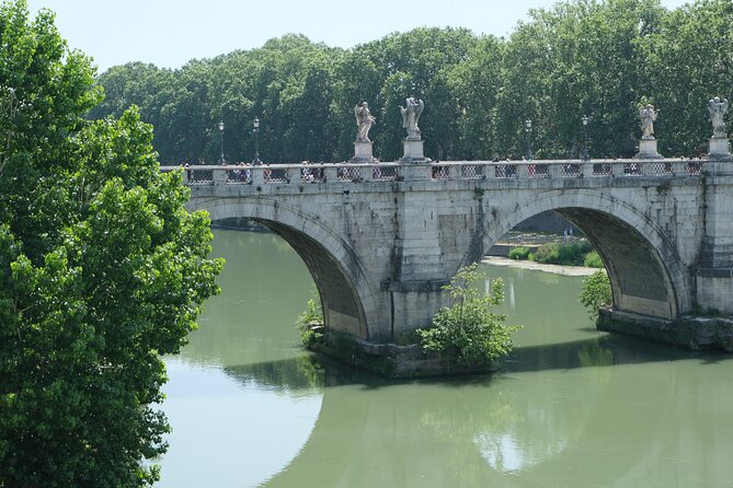 Rome: Castel Sant'Angelo Guided Tour - Castel Sant’Angelo: Hadrian’s tomb becomes a papal fortress