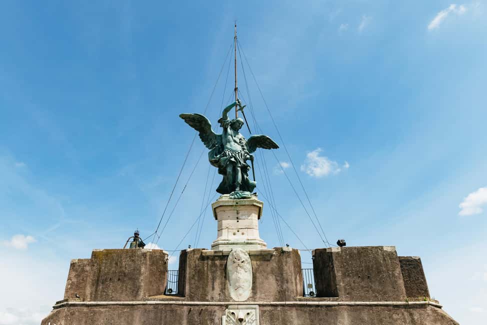 Rome: Castel Sant'Angelo Skip-the-Line Guided Tour - Clemente VII’s Theater and the Castle’s Storytelling Rhythm