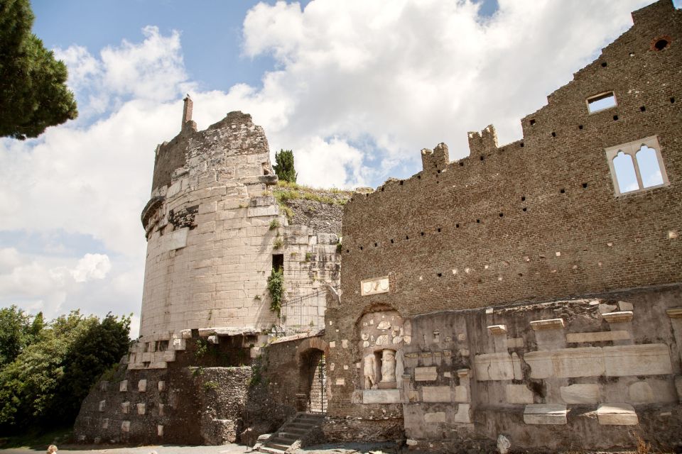 Rome: Catacomb of St. Callixtus and Appian Way Guided Tour - The Crypt of the Popes at San Callisto: A Quiet Stop That Changes the Story