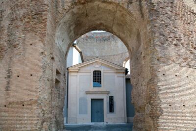 Rome: Catacombs of Saints Marcellino and Pietro Guided Tour - The 30-minute guided format: best way to see without rushing