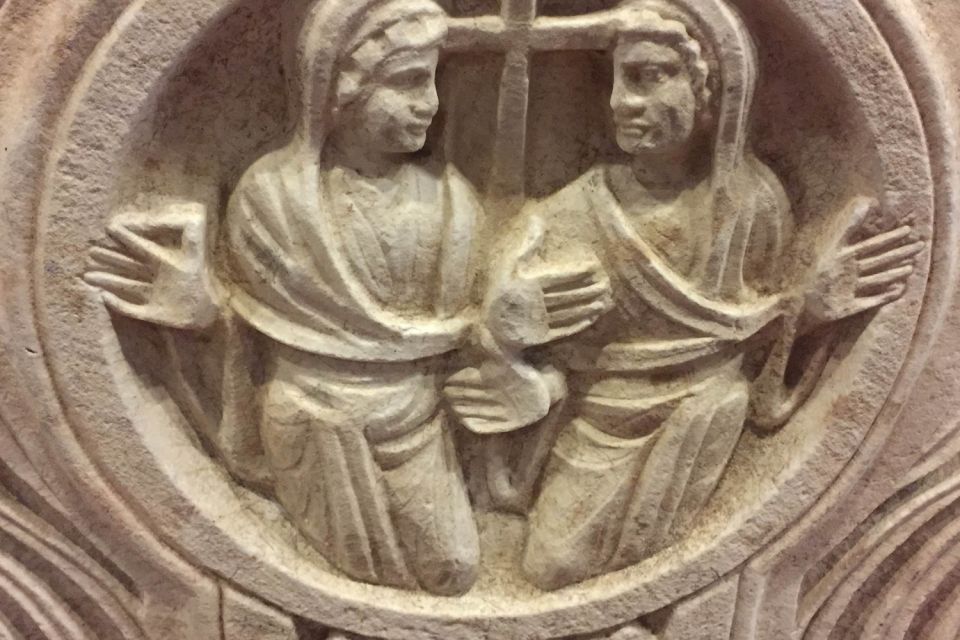 Rome: Catacombs of St. Sebastian Entry Ticket & Guided Tour - Going underground: the quarry-galleries turned cemetery