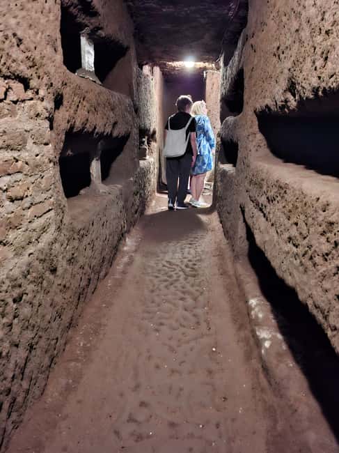 Rome: Catacombs Skip-the-Line Tour with Tickets - Stop at the Catacombs of San Domitilla: what you’ll actually see