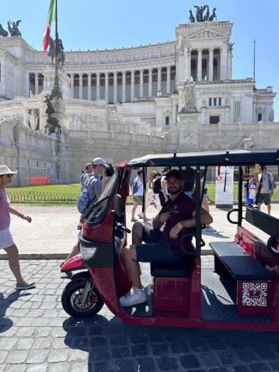 Rome: City Highlights E-Tuk Tuk Tour - Meeting at Piazza del Popolo 11: your starting point and first tip