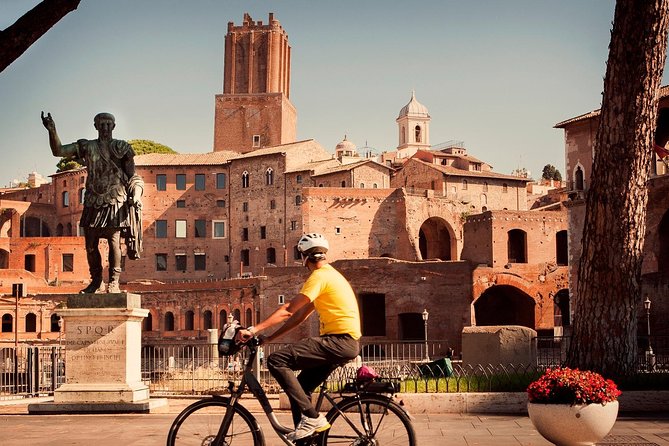 Rome City Small Group Bike Tour with quality Cannondale EBike - Cannondale e-bike comfort: anti-puncture tires, helmet, and carry space
