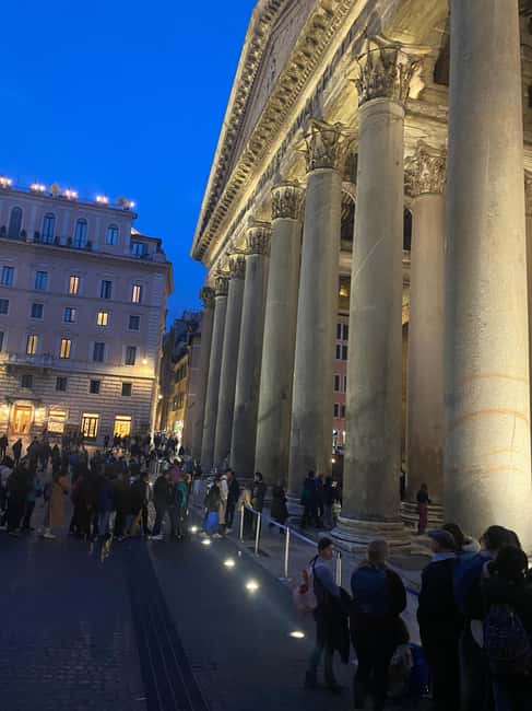 Rome: City walking tour. the beauty. - The long payoff: finishing at the Colosseum